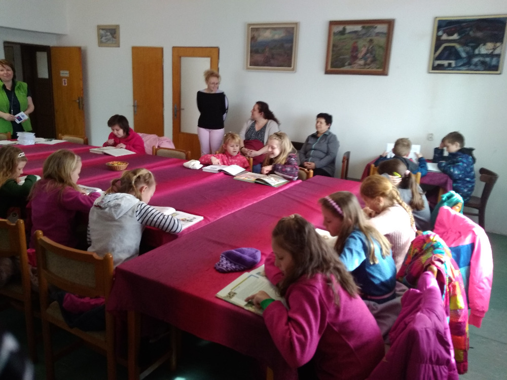 Návštěva místní knihovny ve Sněžném – 2. a 3. ročník.