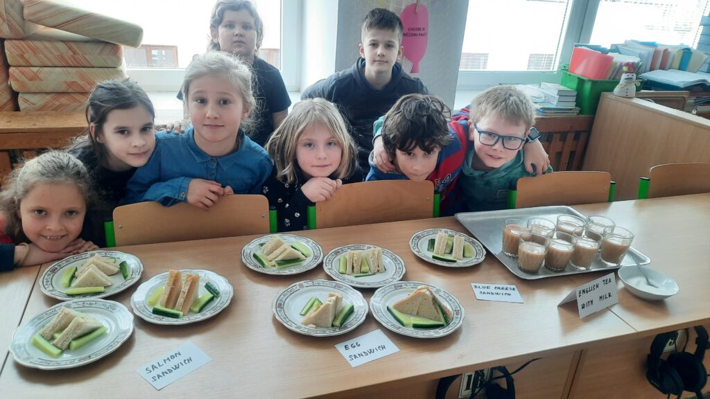 Afternoon tea at school Afternoon tea at school