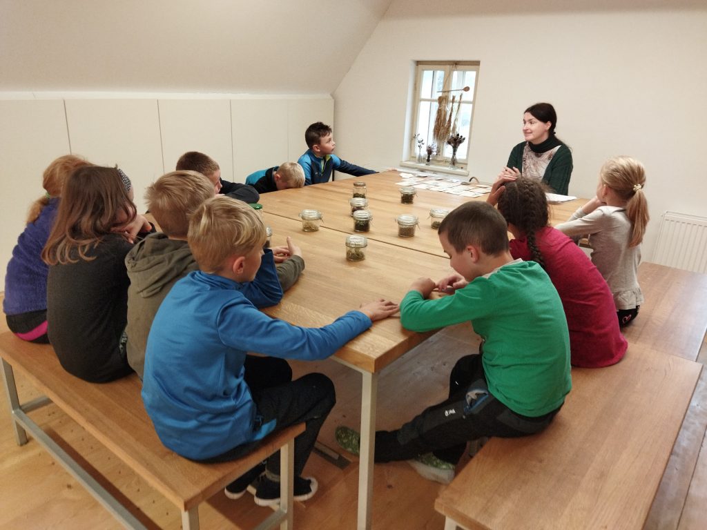 Chaloupky Krátká – program „Dědečkovy včely a babiččiny bylinky“ Chaloupky Krátká – program „Dědečkovy včely a babiččiny bylinky“