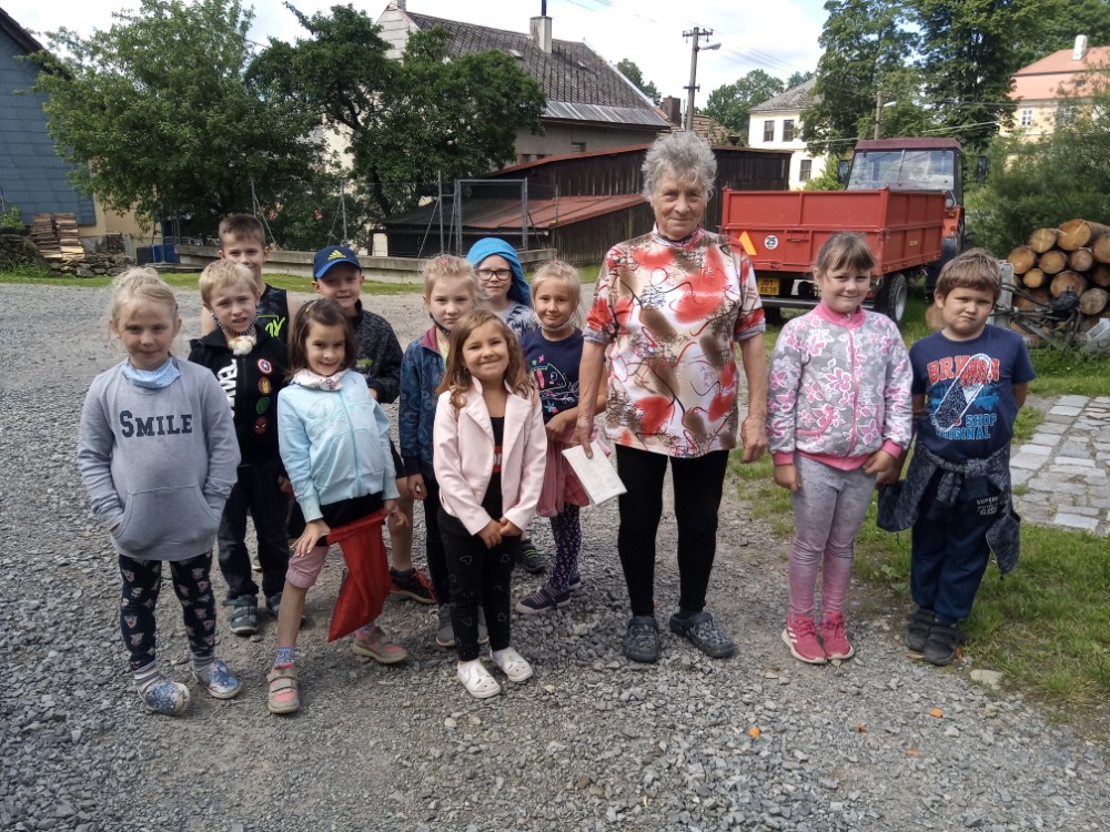 Děti malují seniorům Děti malují seniorům