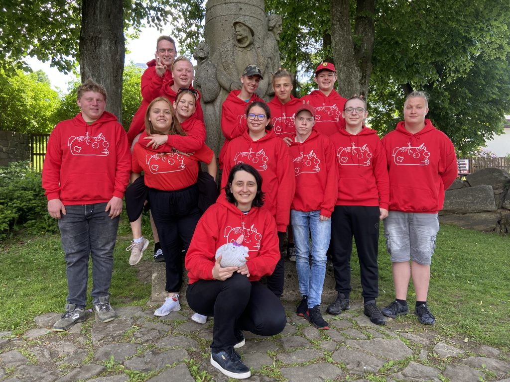 “ČTYŘI ROKY DEVÁTÉHO ROČNÍKU S POSTCROSSINGEM“